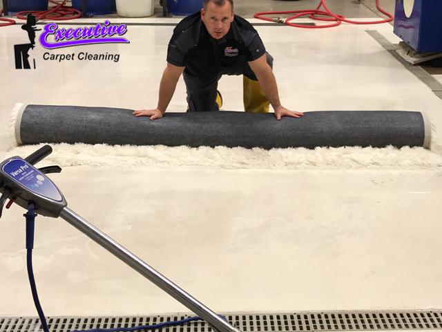 Dry carpet cleaning